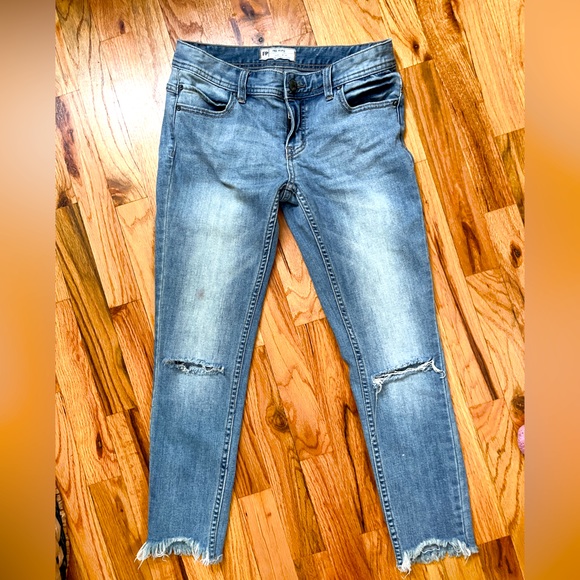 Free People Cut-Off Ripped Low Rise Light Blue Grunge Jeans, Size 26 - Picture 2 of 7